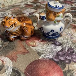 Paul Cardew Design Alice In Wonderland Dormouse Teapot Which Doubles As A Salt And Pepper Shaker  New