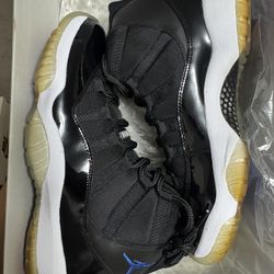 DS BRAND NEW 2009 JORDAN 11 SPACEJAM SIZE 10.5
