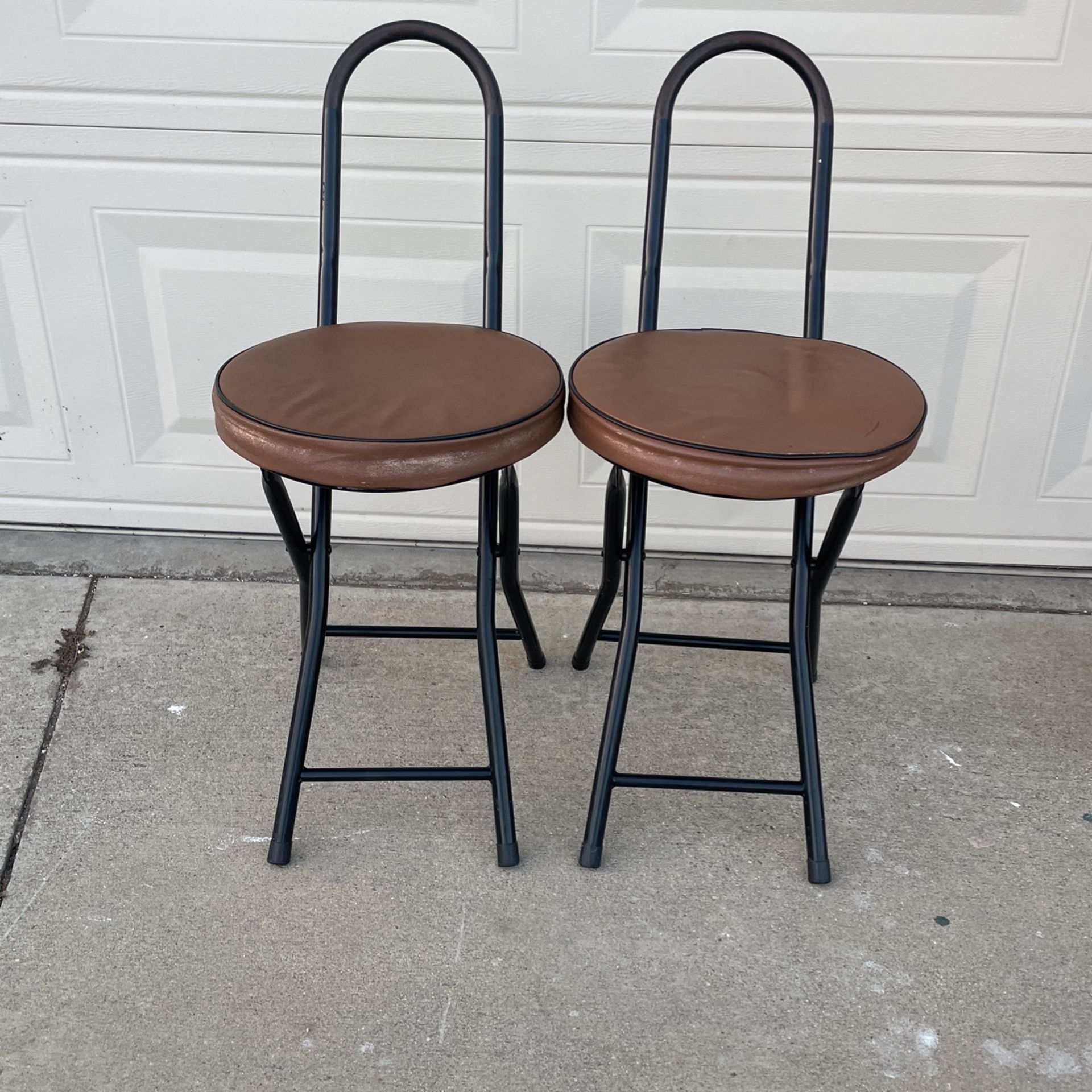 28” H 1’ Diameter 2 Stools Foldable $ 20/1