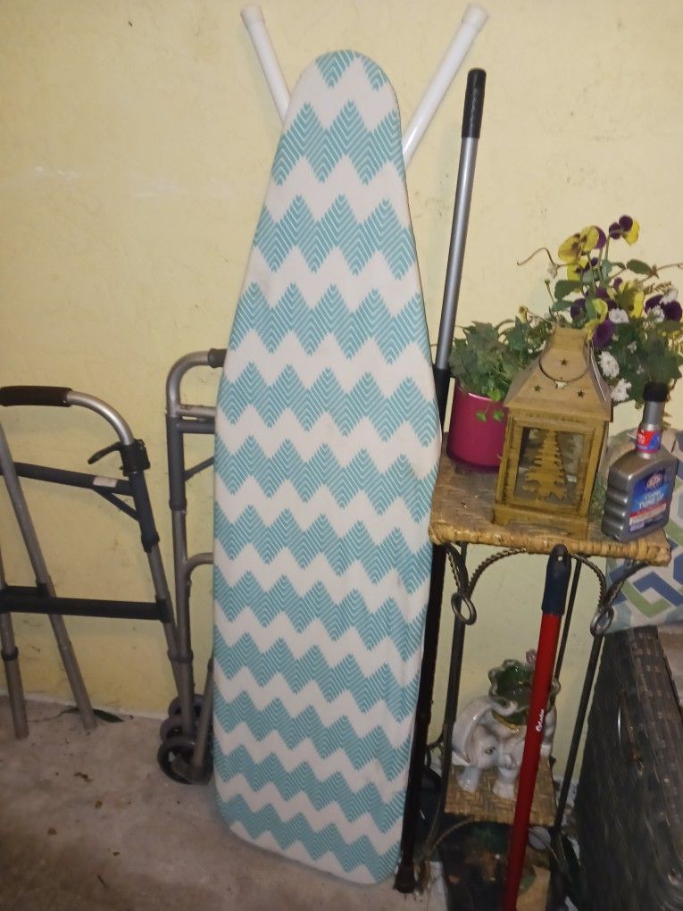 GOT 3 LIKE NEW IRONBOARD AN COVERS 8 EACH LOOK MY POST TONS ITEM