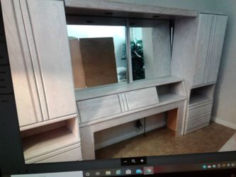 ]eer one white oak Beautiful. Beautiful  Bedroom Set head bord and dresser 399