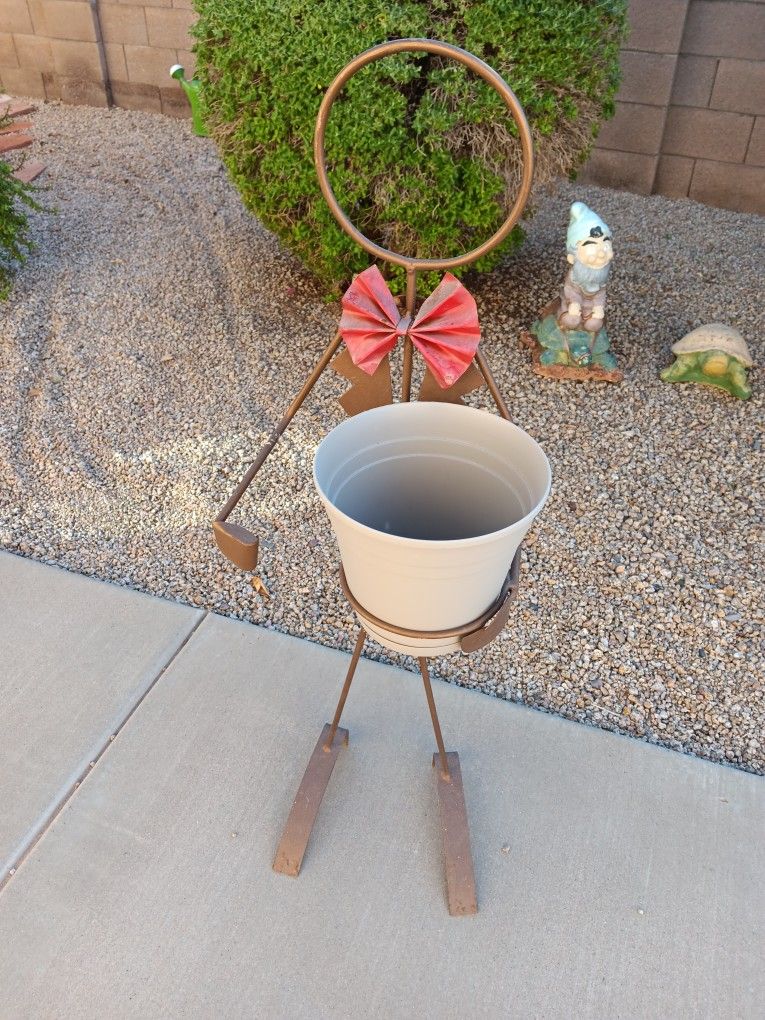 Metal Flower Pot Holder