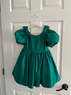 New 2-peace set and dresses for 3- years old go