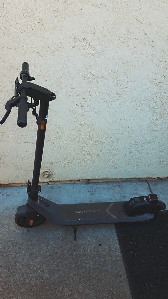 NIU KQi2 Pro Electric Kick Scooter