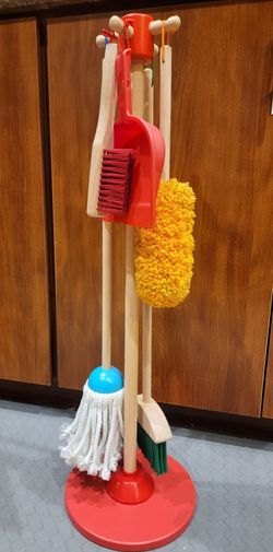 Melissa & Doug cleaning set