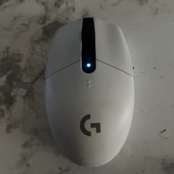 Logitech G305 LIGHTSPEED Wireless Gaming Mouse, Hero 12K Sensor, 12,000 DPI, Lightweight, 6 Programmable Buttons, 250h Battery Life, On-Board Memory, 