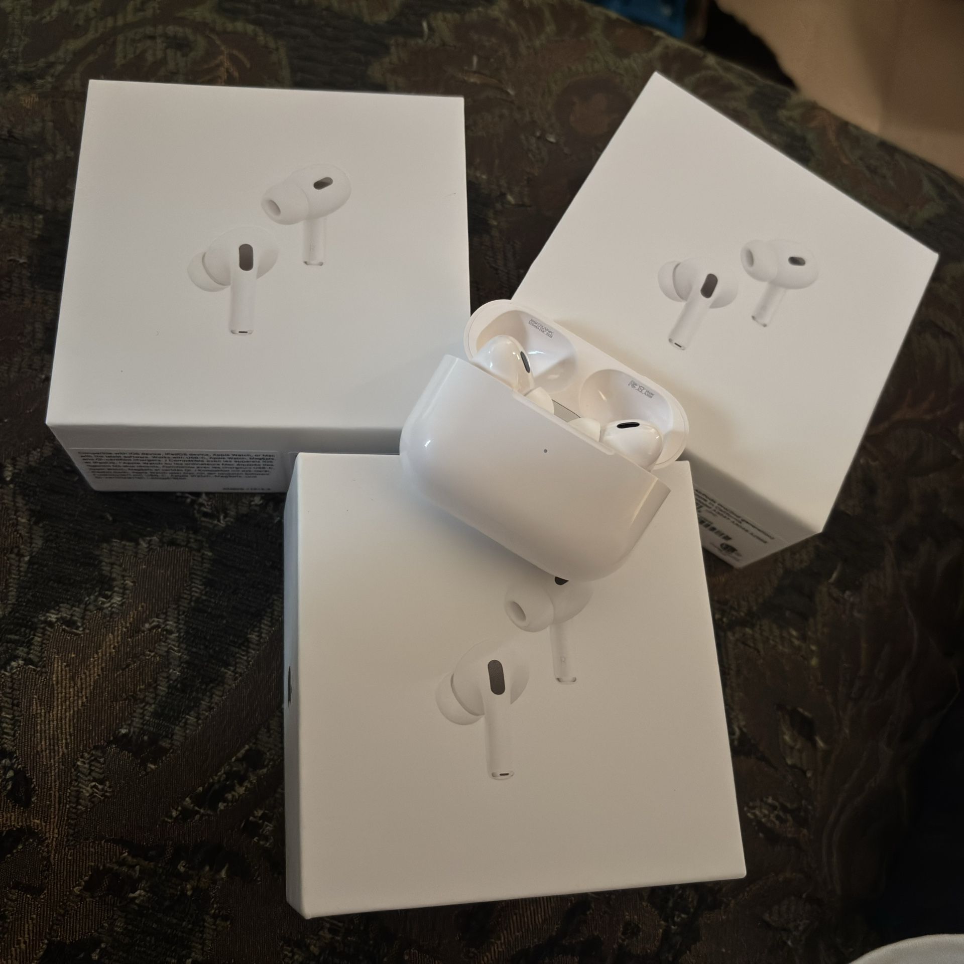 AirPod Pros Second Generation With Active Noise Cancellation 80$ PRICE NEGOTIABLE