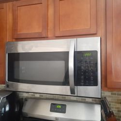 Over The Range Microwave Installation. 