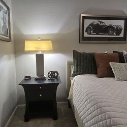 Gorgeous geometric silver table lamp