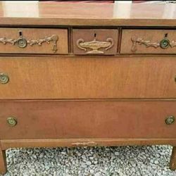 Vintage Solid Wood Dresser - 5 Drawers