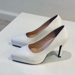 Elegant White Platform Stiletto Pumps – Size 7 US (235W)