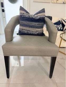 Accent chairs