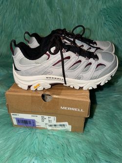 NIB Merrell Moab 3 Women’s Pigeon/DK Cherry Trail Running Shoes.