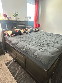 King Bed with Storage  Bedroom Set
