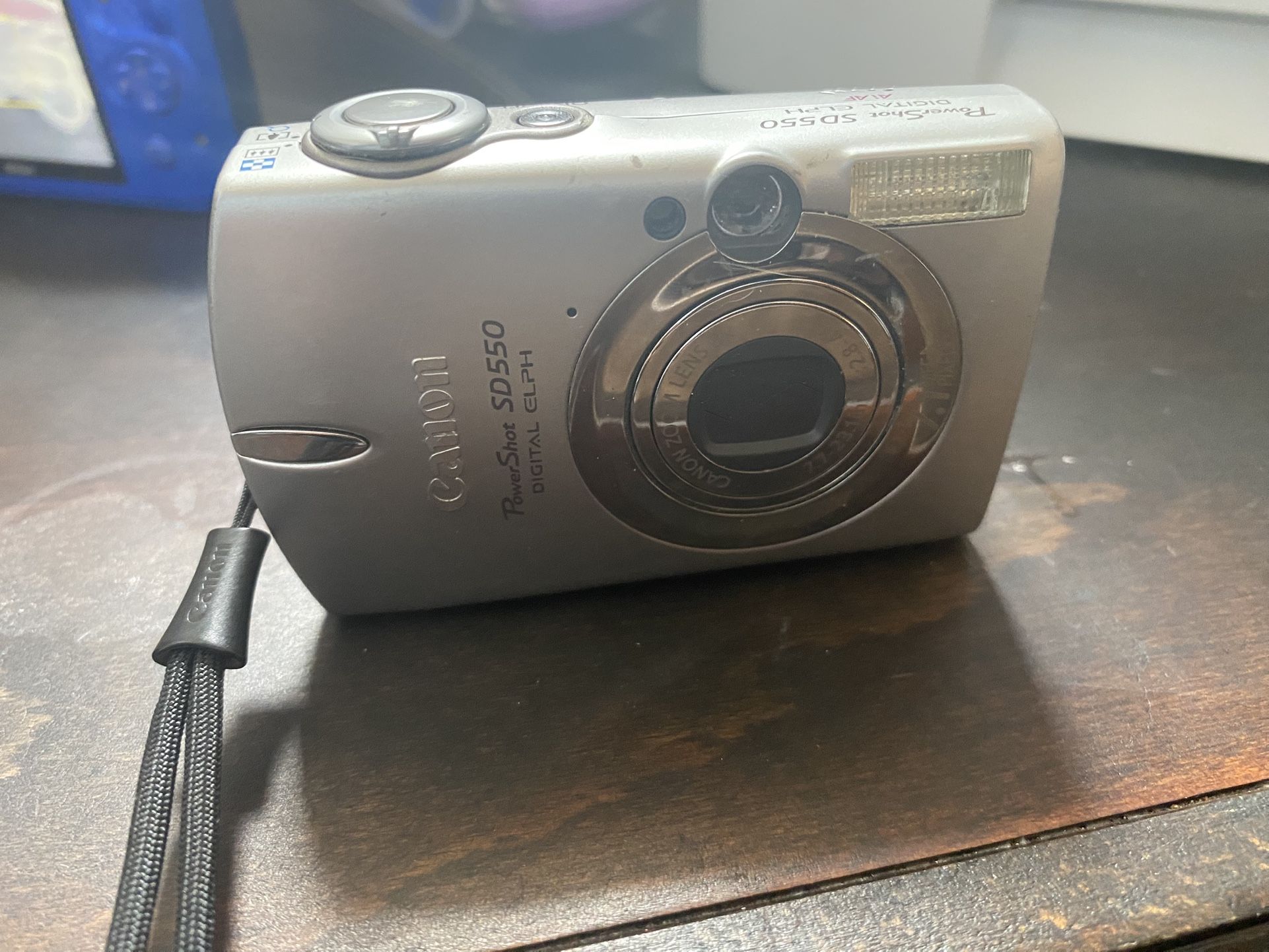 Canon Elph Powershot SD 550