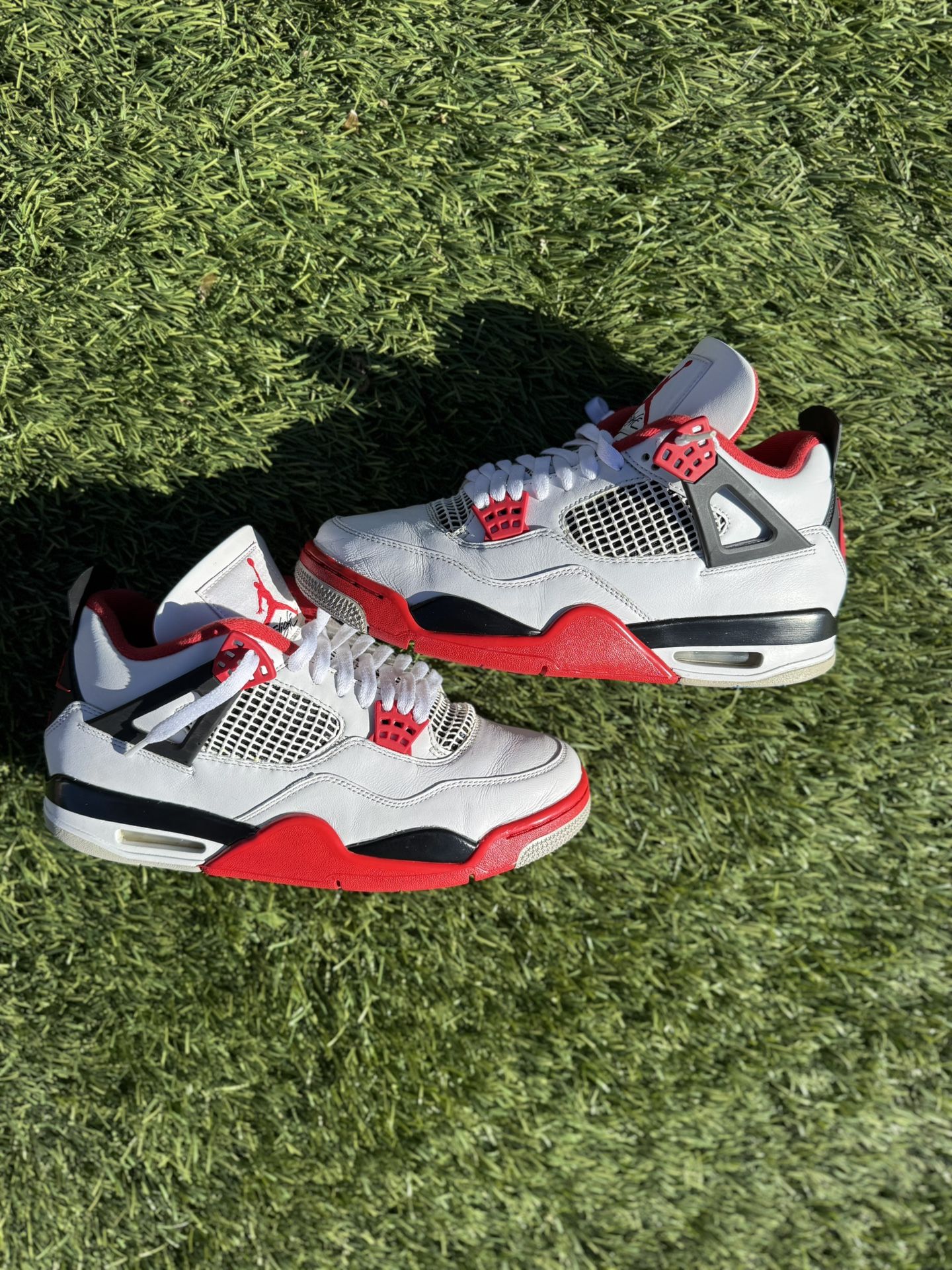 Jordan 4 Fire red