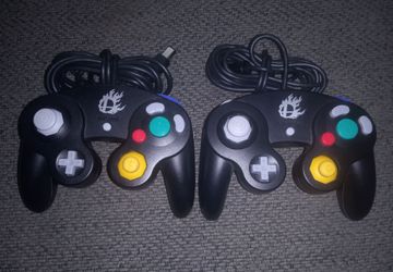 Super Smash Bros. Nintendo Gamecube Controller Set