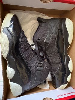Youth boys size 2.5 Jordan’s