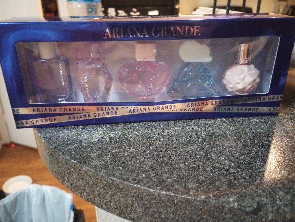 Ariana Grande Perfumes Gift Set