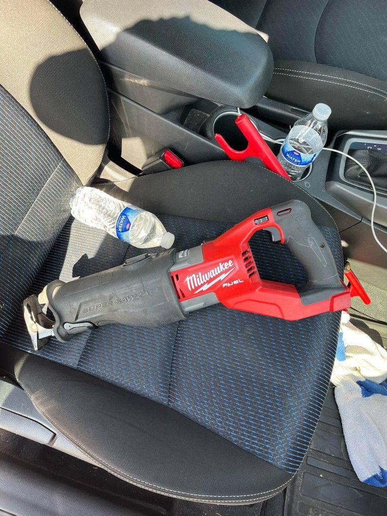 Milwaukee M18 Super Sawzall 5 Velocidades $140 Firme Precio Tool Only
