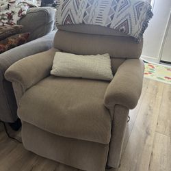 MOVING - Lazy Boy Power Recliner Chair