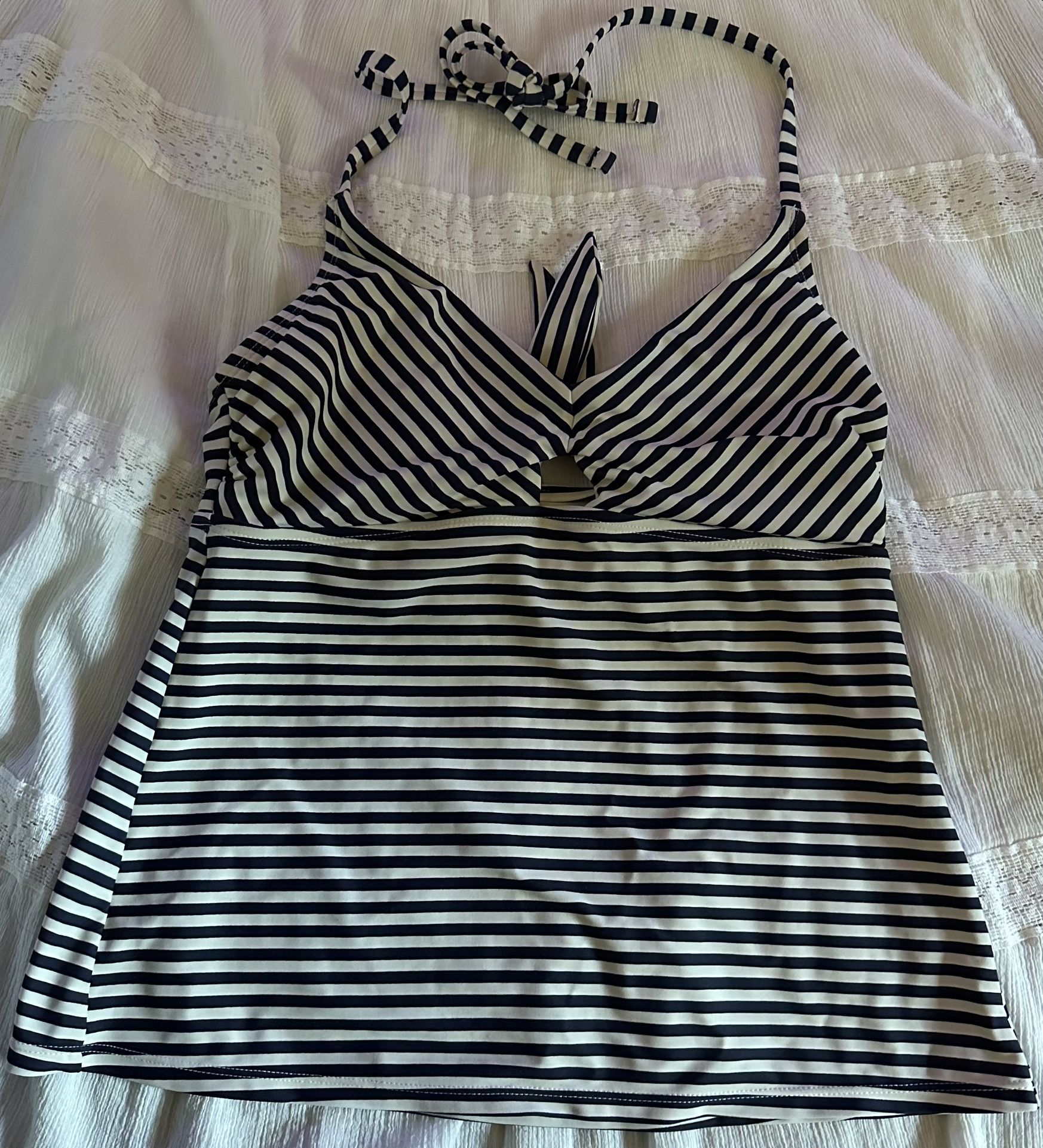 Women’s / Ladies Clothing ( Summer Tops , Shoes, Pants And More )