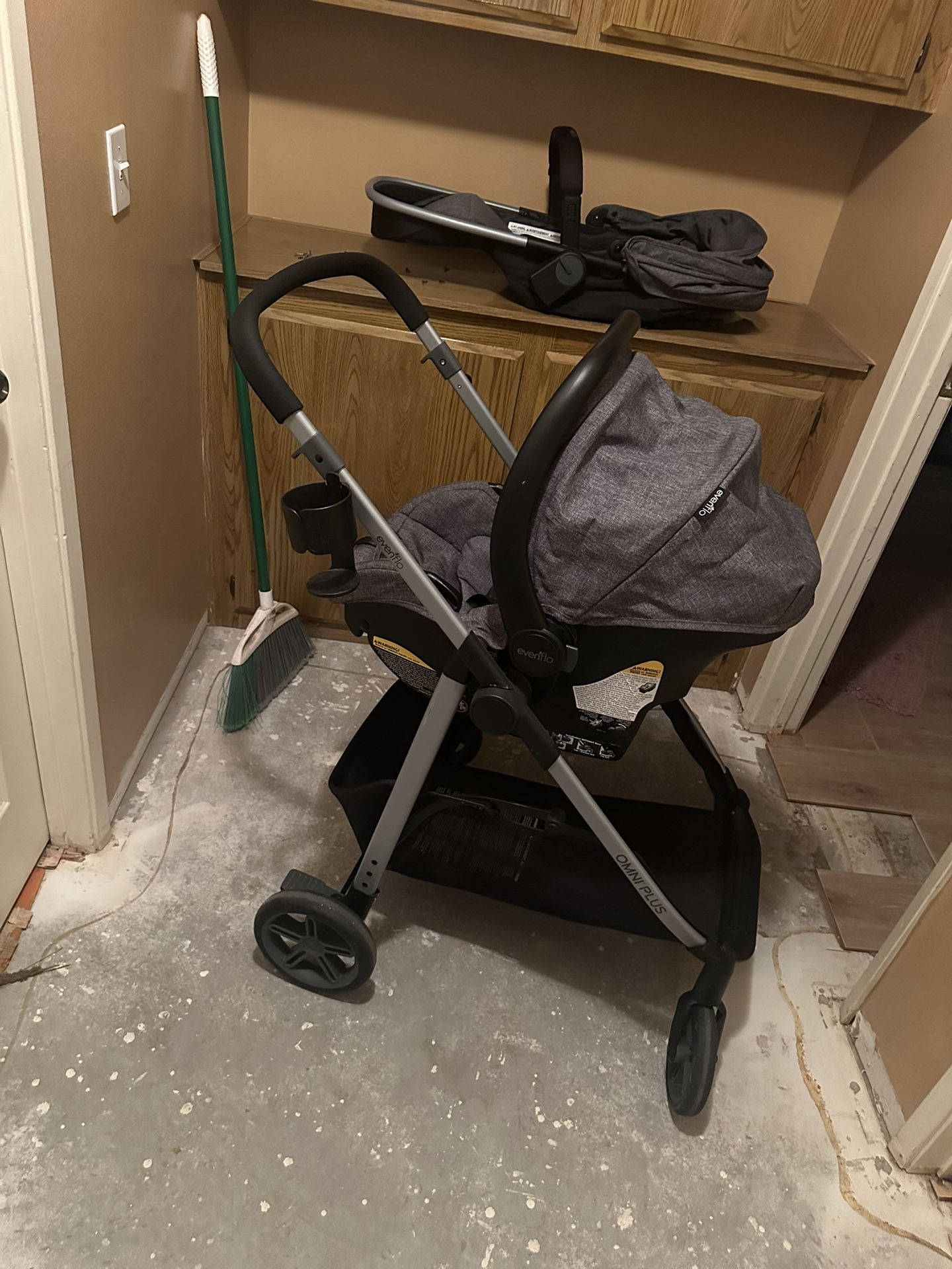 Evenflo Omni Plus Travel System 