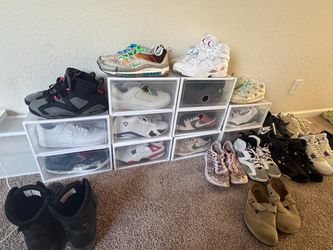 Large Sneaker Collection – Jordan, Nike & More