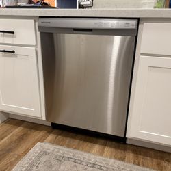 Frigidaire 24 in Dishwasher
