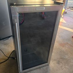 Vissani Mini Fridge 