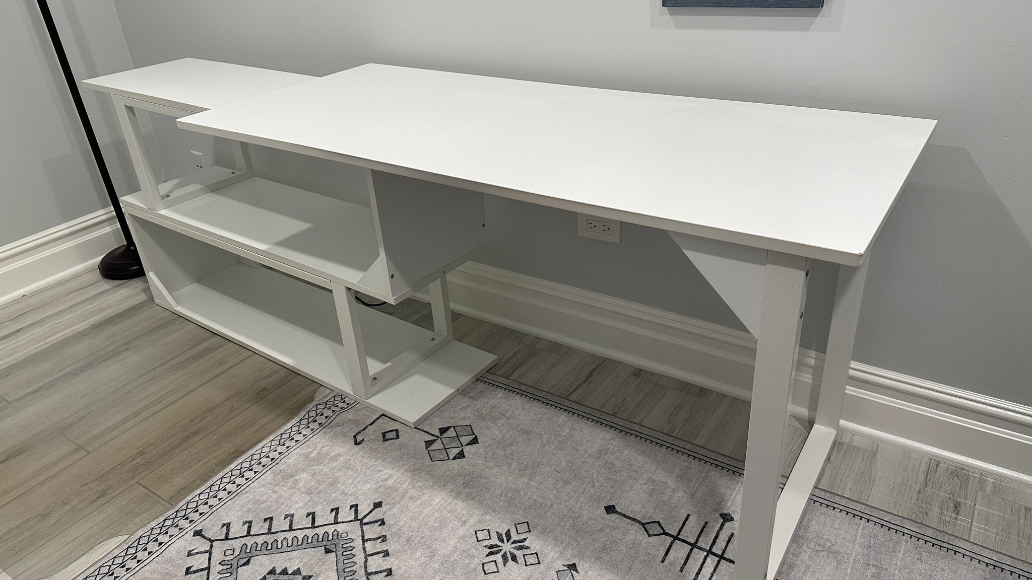 L-Shaped Rotating Desk