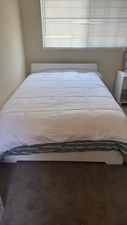 Full size bed