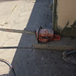 Husqvarna 32'chain Saw 