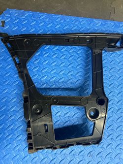 Audi Q7 2017 2018 2019 Rear Left LH Bumper Support Mounting Bracket OEM