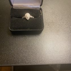 14 Kt White Gold Diamond Wedding Ring. 