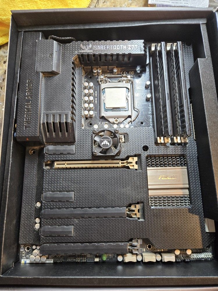 Asus Sabertooh Z77 With i5 3570k And 16 gb Cosair Ram