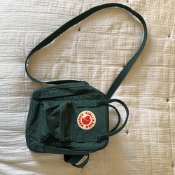 Arctic Green Fjallraven Patch Logo Kanken Sling bag