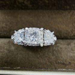 Diamond 3 Stone Ring