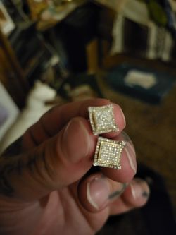 10k Real Gold And Real Diamond Earrings With Screw On Backs