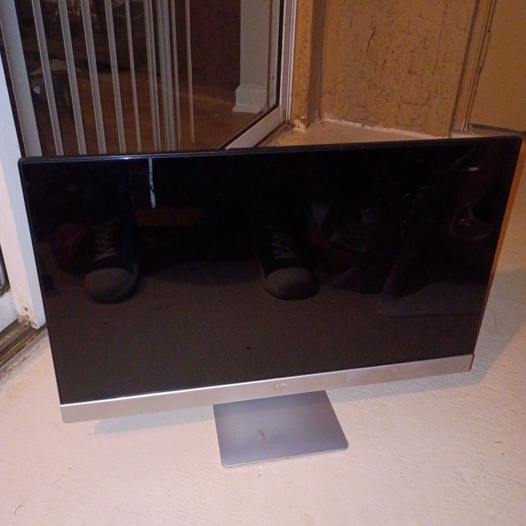 HP Pavilion 27xi 27" IPS LED-backlit Monitor 1920x1080 VGA DVI-D HDMI  C4D27AA