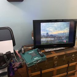 Tv Insignia32”. Tv Wall Mount . Tv Antenna