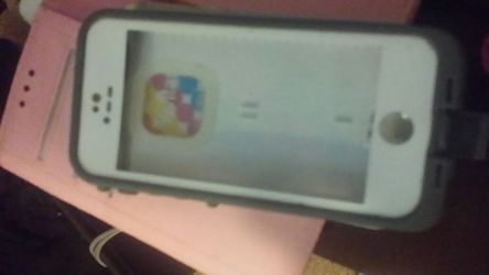 LifeProof iPhone 5 holder case