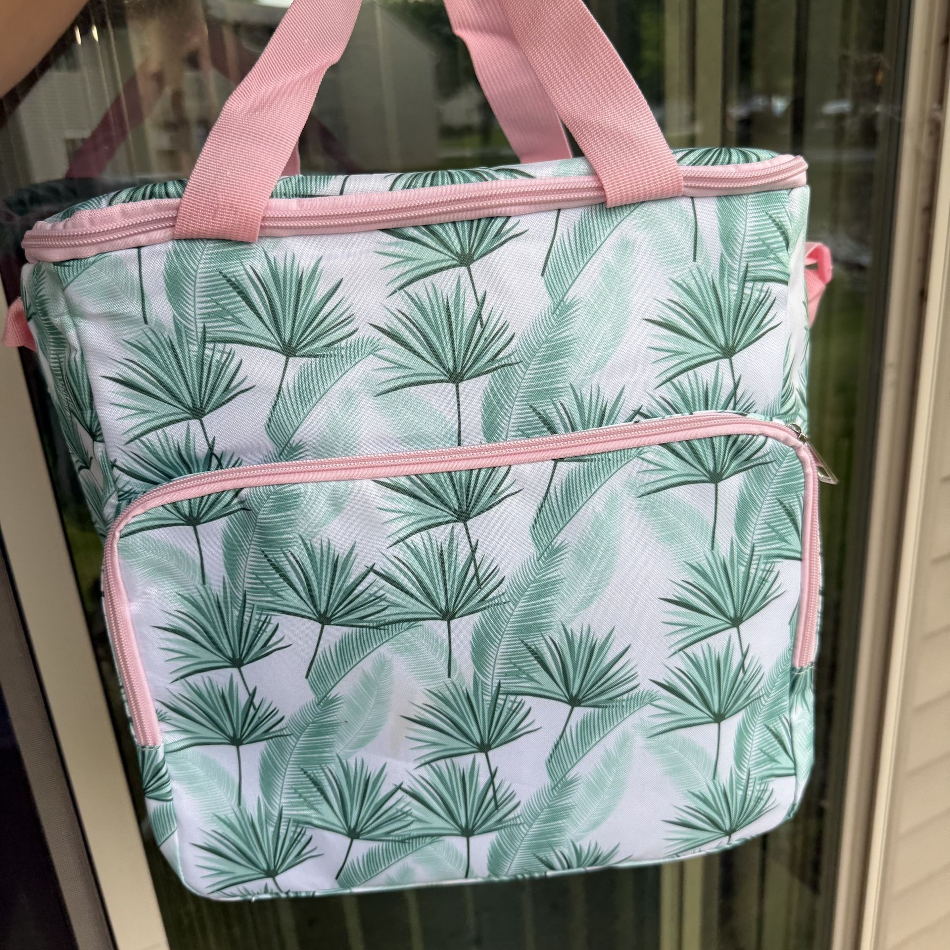 Beach two-tiered cooler bag