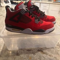 Jordan 4 Toro