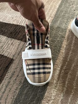 Burberry Sneakers for sell