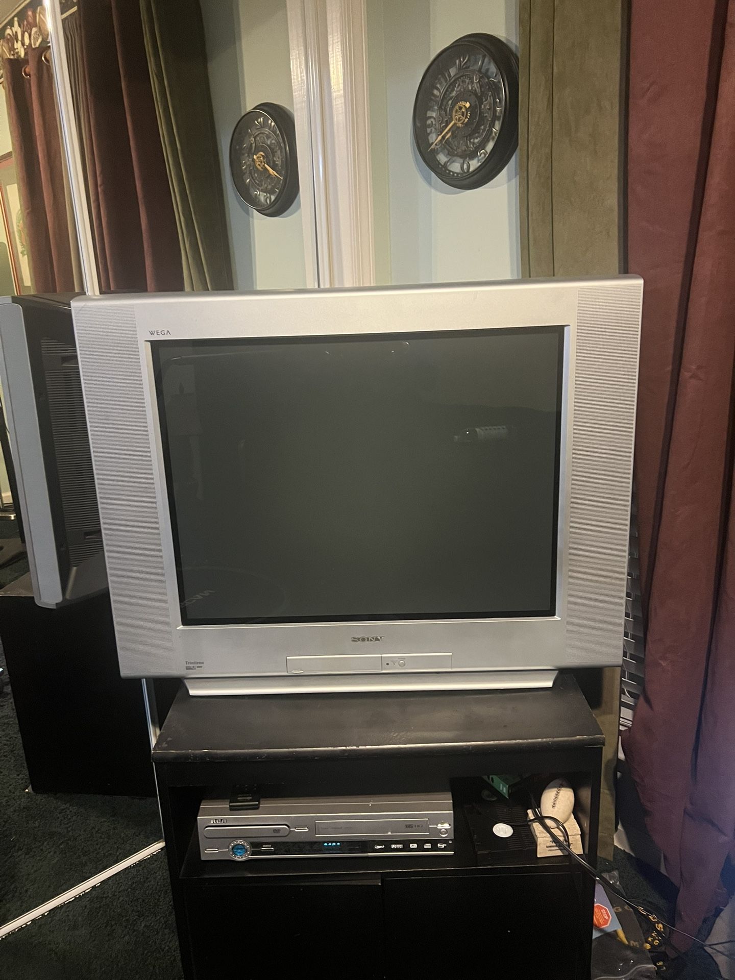 32” Sony Flat Screen , Big Back Heavy