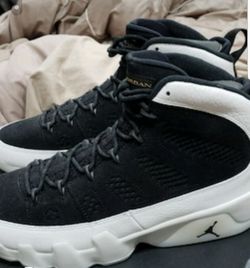Jordan Retro 9 Black/White Size 12
