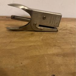 VINTAGE NEVA-CLOG N-C J-30 PLIER STAPLER