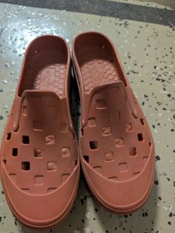 Women's Vans Trek Slip-On Size 7