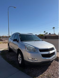 Chevrolet Traverse  8 passenger clean title